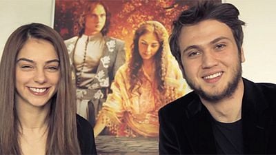 Mahmut İle Meryem Filminin Başrol Oyuncularından Sevgililer Günü Mesajı haber görseli