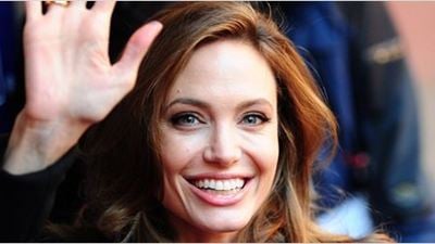 Angelina Jolie, Afganistan'da Kız Okulu Açtı