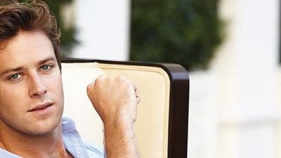 Armie Hammer'dan Grinin Elli Tonu (Fifty Shades of Grey) Hakkında Cevap haber görseli