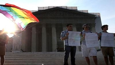 Hollywood, Eşcinsel Evliliği Kutladı haber görseli