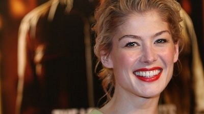 Rosamund Pike, David Fincher'ın Gone Girl'ünde haber görseli