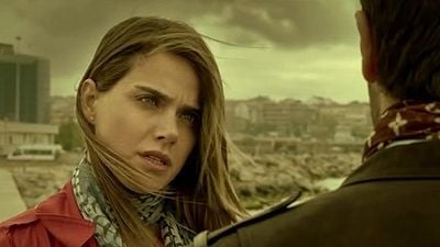 Aşk Ağlatır Filminin Afişi Belli Oldu! haber görseli