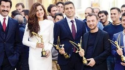 Altın Kelebekler Karadayı'ya haber görseli