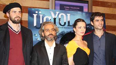 Üç Yol Filmine Bir Ödül de Yurt Dışından Geldi! haber görseli