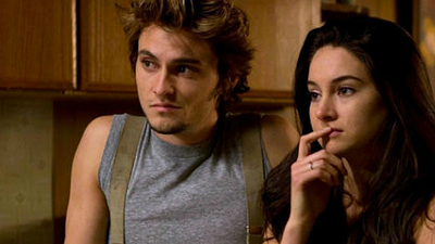 White Bird in a Blizzard Filminin Yeni Bir Afişi Ortaya Çıktı! haber görseli