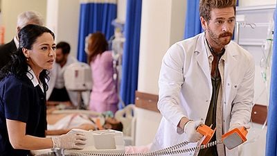 Hayat Yolunda Ekibi Rollerine Danışman Doktorlarla Hazırlıyor haber görseli