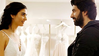 Kara Para Aşk’ta Bu Akşam: Elif Gelinlik İçinde! haber görseli