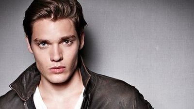 Shadowhunters Dizisinin Erkek Başrolü Belli Oldu! haber görseli