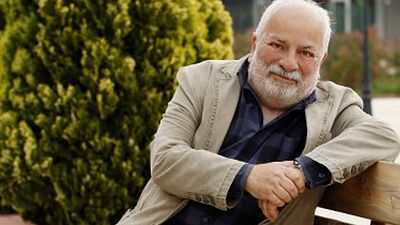 Zeki Alasya Kimdir? haber görseli