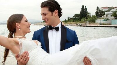 Medcezir'de Bu Akşam Yaman ve Mira Evleniyor! haber görseli