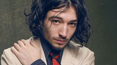 Ezra Miller, Harry Potter Spin Off'unda mı Yer Alacak? haber görseli