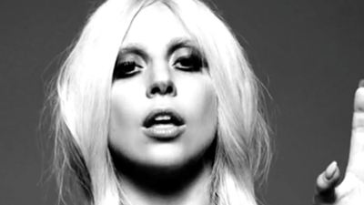 Lady Gaga'dan AHS: Hotel Oyuncularına Havuz Partisi!