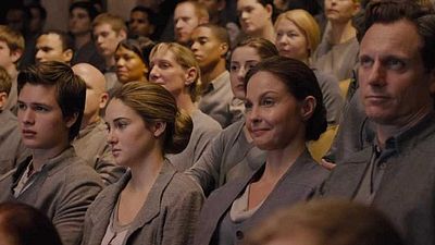 “Uyumsuz” Serisinden "Allegiant"ın Fragmanı Yayınlandı! haber görseli