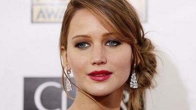 Jennifer Lawrence Yönetmen Koltuğuna Oturuyor! haber görseli