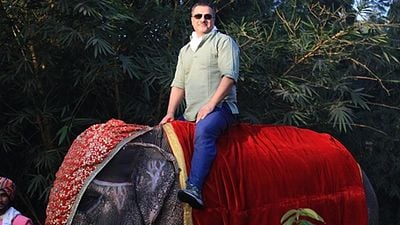 Sermiyan Midyat'tan Fil Üstünde Yılbaşı Mesajı! haber görseli