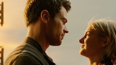 Tris ve Four'dan Romantik Öpücük!