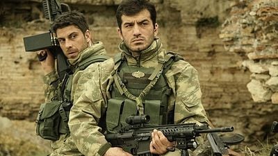 "Dağ 2” Filmi Ekibi ANKAmall’da Sinemaseverlerle Buluştu! haber görseli