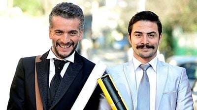 Ahmet Kural ve Murat Cemcir'li "Ailecek Şaşkınız" Vizyon Tarihini Aldı! haber görseli