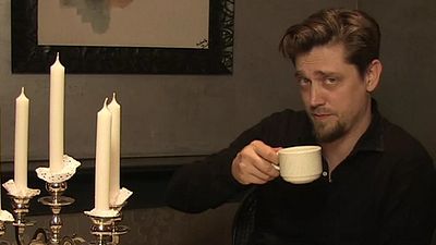 "Mama"nın Yönetmeni "Robotech"i Yönetecek! haber görseli