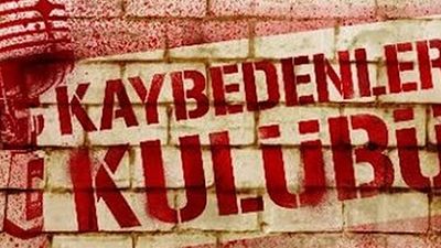 Mehmet Ada Öztekin'in Yönetmenliğinde "Kaybedenler Kulübü Yolda" Geliyor! haber görseli