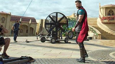 "Thor: Ragnarok"tan Renkli Kamera Arkası! haber görseli