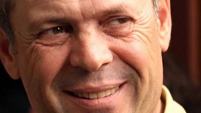 Ünlü Yönetmen Mustafa Kemal Uzun Evinde Ölü Bulundu haber görseli