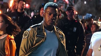 "Pasifik Savaşı: İsyan" Posterinde Tanıdık Bir Kahraman! haber görseli