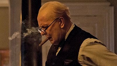 "En Karanlık Saat"ten Türkçe Poster! haber görseli