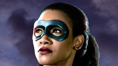 The Flash: Candice Patton İlk Kez Süper Kahraman Kostümüyle!