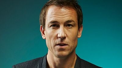 The Crown’ın Yeni Prens Philip’i Tobias Menzies Oldu haber görseli