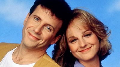 Mad About You Uyarlaması Gerçekleşiyor; Showrunner Belli Oldu haber görseli