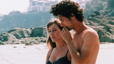 Pera Film'den Yaza Özel Bir Program: "Kumsalda" haber görseli