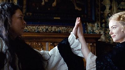Emma Stone ve Rachel Weisz'li "The Favourite"tan İlk Fragman! haber görseli