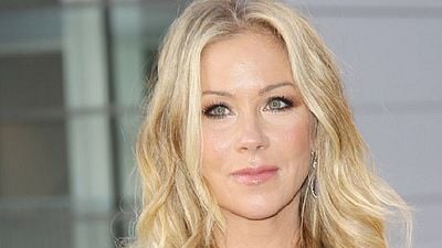 Christina Applegate Netflix Komedisi ‘Dead To Me’ İle Ekrana Dönüyor haber görseli