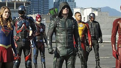2018 Arrowverse Buluşmasının Tarihi Belli Oldu haber görseli