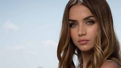 Bol Yıldızlı "Knives Out"a Ana de Armas da Katıldı!