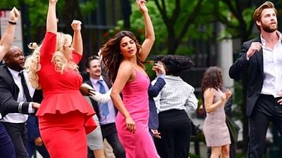 Rebel Wilson "Isn’t It Romantic" Fragmanında Romantik-Komediye Hapsoluyor! haber görseli