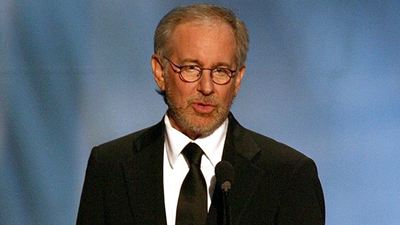 Steven Spielberg, Sinemaları Savundu!
