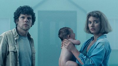 Jesse Eisenberg ve Imogen Poots’lu “Vivarium”dan İlk Poster ve Klip Geldi! haber görseli