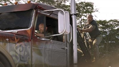 “Hızlı ve Öfkeli: Hobbs ve Shaw” Posterinde Tüm Ekip Bir Arada! haber görseli