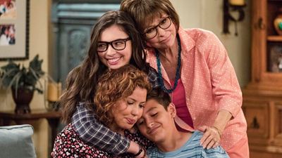 Sürpriz Gelişme: ‘One Day At a Time’ 4. Sezonuyla Geri Dönecek