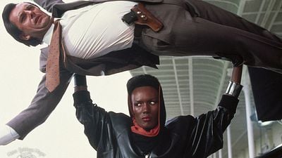 Grace Jones, Repliklerini Görünce "Bond 25"daki Rolünü Bıraktı haber görseli