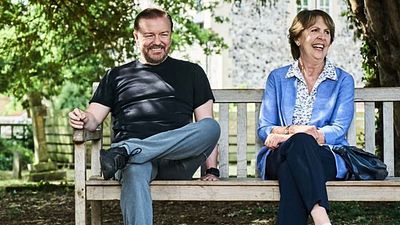 Ricky Gervais, "After Life" 2. Sezonu İçin Ekiple Bir Araya Geldi haber görseli