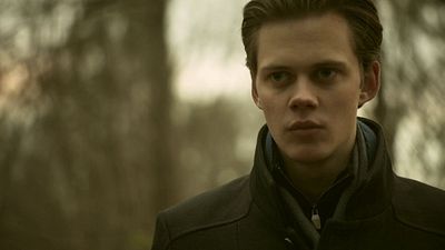 Bill Skarsgard, Netflix Suç Dizisi "Clark"ta Rol Alacak haber görseli