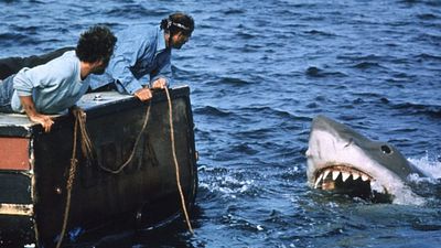 Kevin Smith, Jaws Partisi Düzenliyor haber görseli