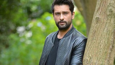 "Benden Ne Olur" Uyarlamasında Hazal Kaya'ya Onur Tuna Eşlik Edecek haber görseli