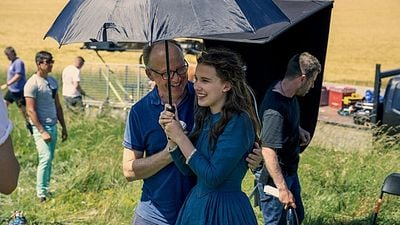 Millie Bobby Brown'lu Enola Holmes'un Kamera Arkasından Eğlenceli Video! haber görseli