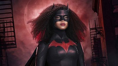 "Batwoman" Dizisinden Yeni Batsuit Fotoğrafı haber görseli