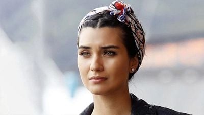 Tuba Büyüküstün, Sefirin Kızı'nın Kadrosuna Katıldı! haber görseli