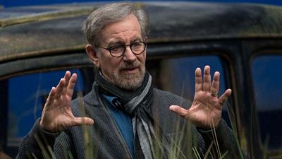 Steven Spielberg, Neden Sinemalara Döneceğimizi Düşündüğünü Açıkladı haber görseli